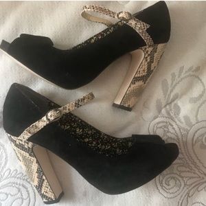 Seychelles Pin Up Girl Snakeskin Leather Pumps